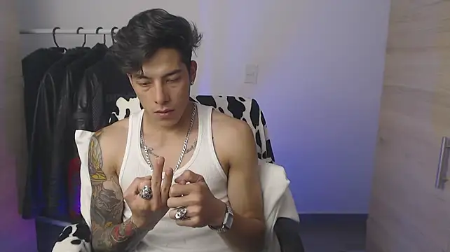chomelo6 live cam on StripChat
