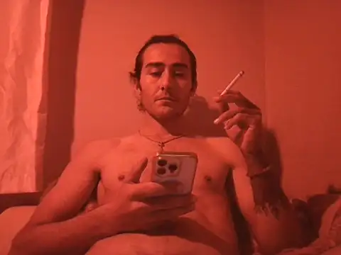 MAYBEYOUTWT live cam on StripChat