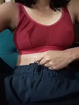 _leahlily live cam on StripChat