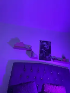 SOL-9 live cam on StripChat