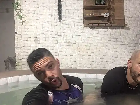 grossocalibre20 live cam on StripChat