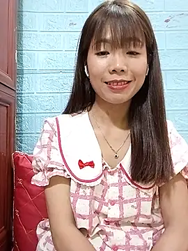 AmyLinee01 live cam on StripChat