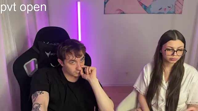 xgvgggx live cam on StripChat