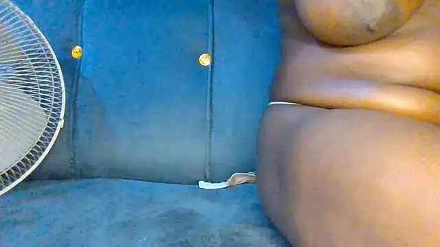 Titty-Goddess live cam on StripChat