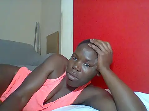 Blacksexyqueen24 live cam on StripChat