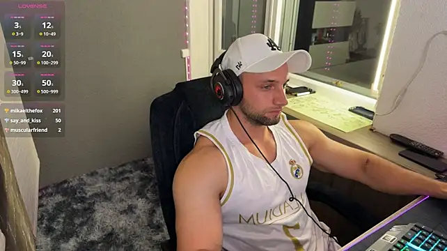 michaelbradleu live cam on StripChat