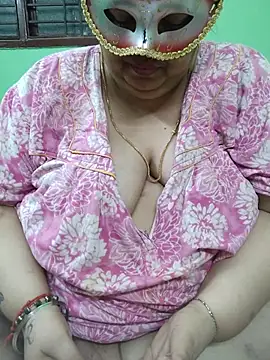 tamil-mayasri (F milf) - Boobs flash