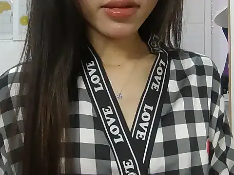 Lov3lily live cam on StripChat