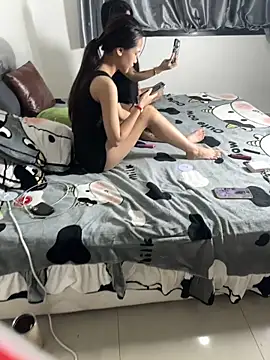 dafei108655 (Ask my age) - 3个女孩一起口交男主。同时开启大秀表演。