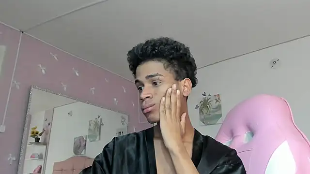 santy_bigcock_01 (M twink) - finger in my ass