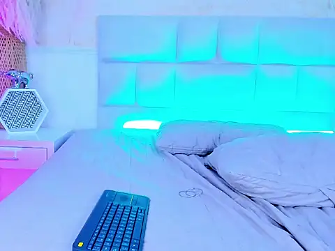 MelinaWest_