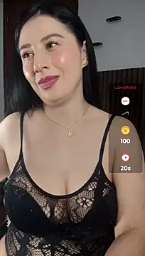Emma_Hotkiss live cam on StripChat