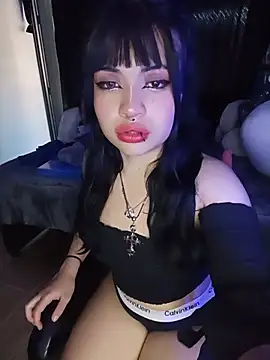 HannaRoussee live cam on StripChat