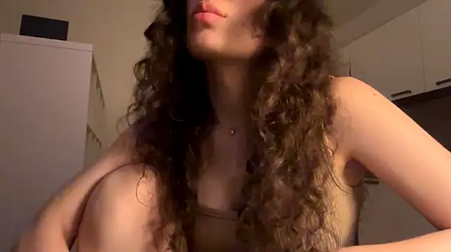 LisetteGhazvini live cam on StripChat