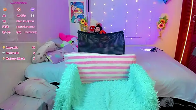 akai_krazna live cam on StripChat