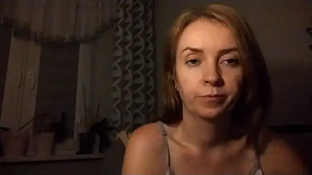 JenniferAlone live cam on StripChat