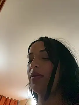 saharqamar (F young) - Naked+blowjob+Zoom pussy