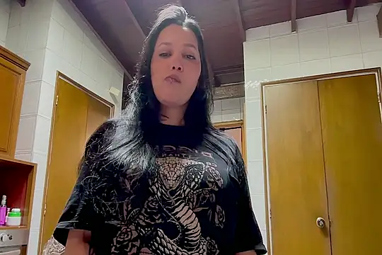 MarcellaGriffin live cam on StripChat
