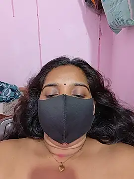 Sassy_kinjal live cam on StripChat