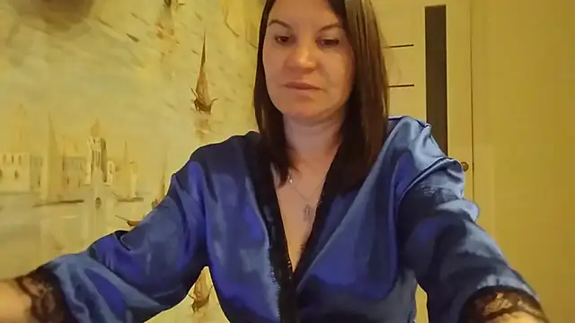 Lauralison live cam on StripChat