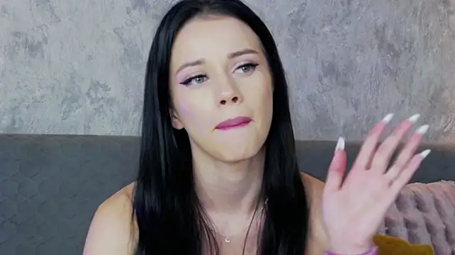 LunnaHayses live cam on StripChat