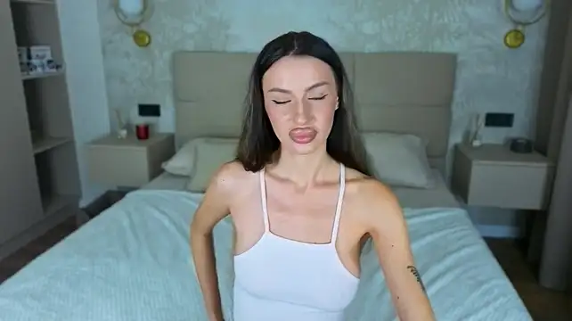 Snow_WhiteeeX live cam on StripChat