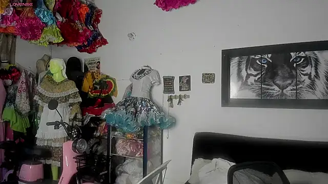 valentinaextreme (F milf) - nice play ! very extreme and dirty for u