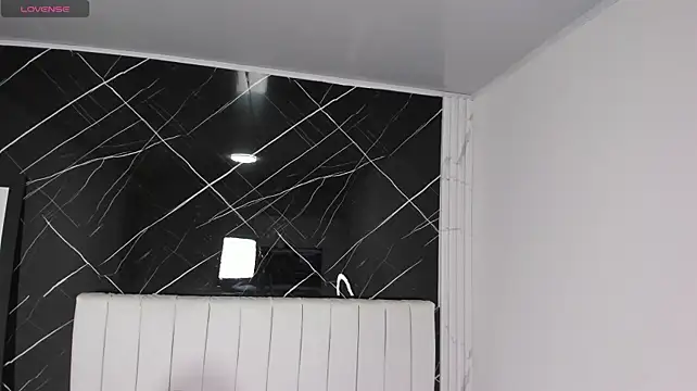 tifanny-dior live cam on StripChat