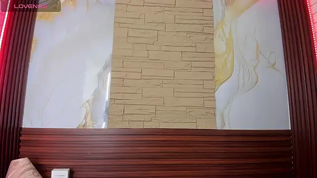 Mia_Lunelle live cam on StripChat