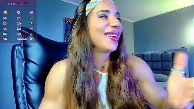 Alesyamuscledoll@xh live sex cam