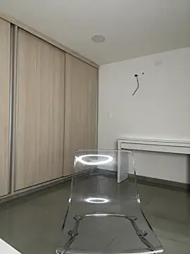 Curlyierr live cam