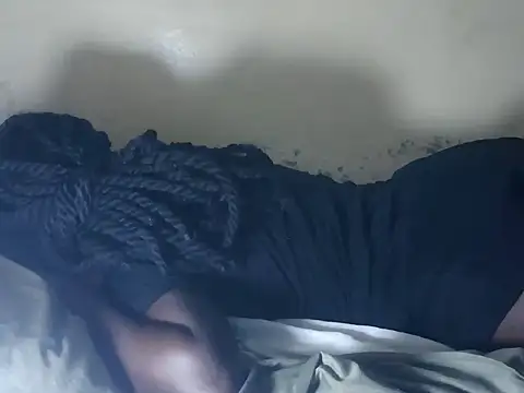 cute-shamza live cam on StripChat