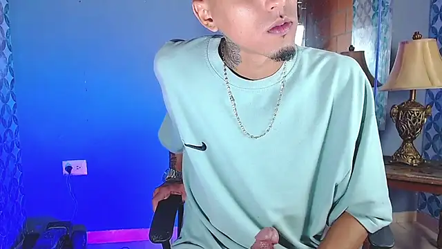 Liam_lee live cam on StripChat