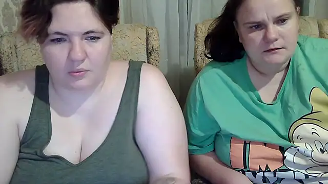 EmmaXKristall live cam on StripChat