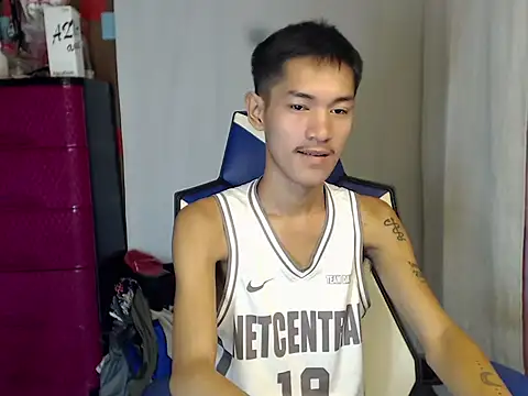 riks_tyler (Ask my age) - get me naked and make me cum!!