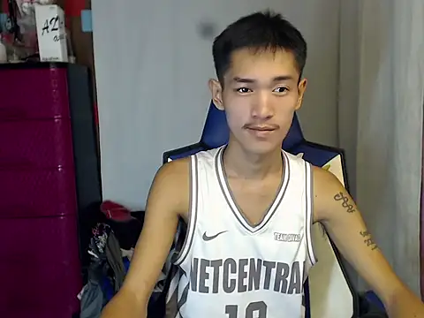 riks_tyler live cam on StripChat