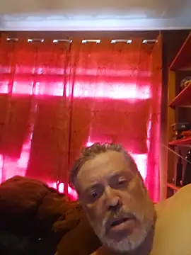PilotingMuchness live cam on StripChat