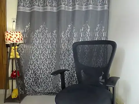 sweety_piyu (F teen) - boobies oil show 😍