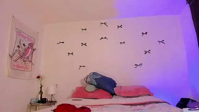 Alessamoth live cam on StripChat