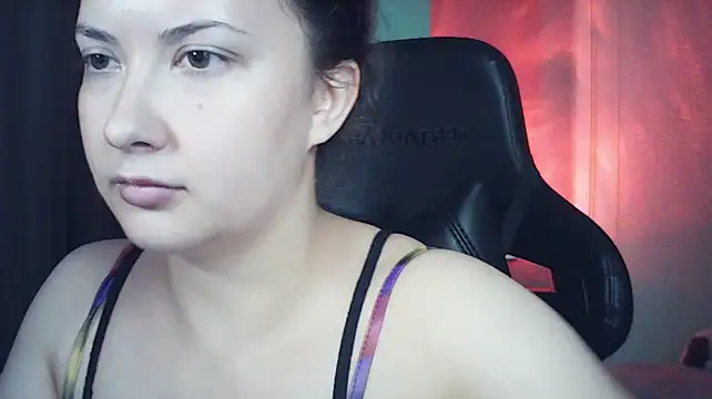 MoodieMira live cam on StripChat
