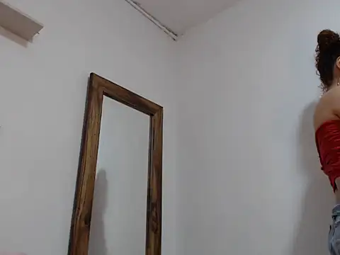 Annaferr live cam on StripChat