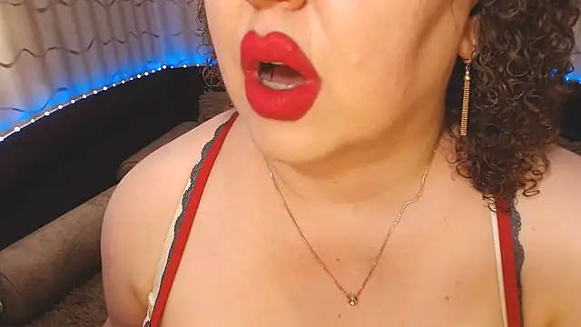BustyKatty live cam on StripChat