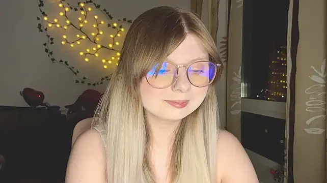 YukiBlush live cam on StripChat