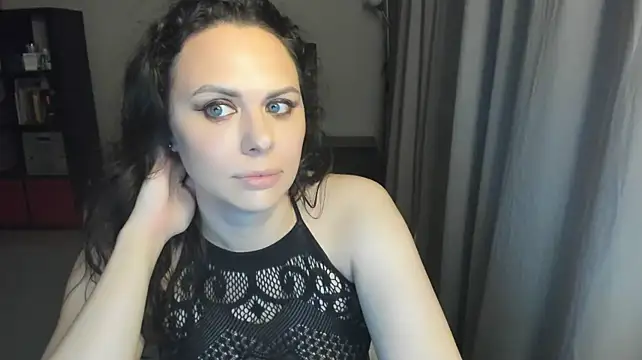MollyCheiz live cam on StripChat