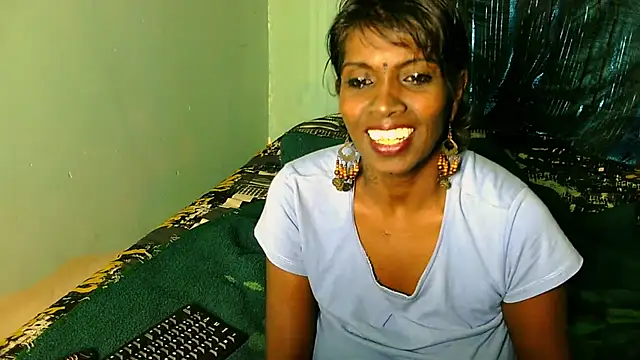 Fuckable_Nasty_MILF live cam on StripChat