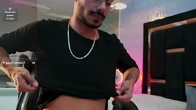 thomas_montiel live cam on StripChat