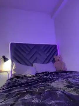 MEGAN-KITTYY live cam on StripChat