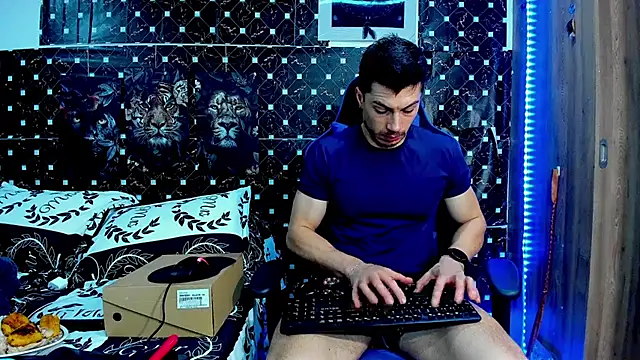 javiersexymann live cam on StripChat