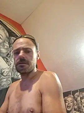 daddyandsplashqueen (Ask my age) - Flash titties