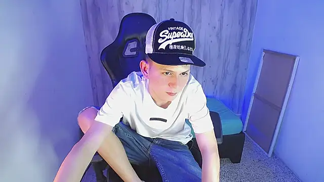 hot_athletes_ (M twink) - show cum